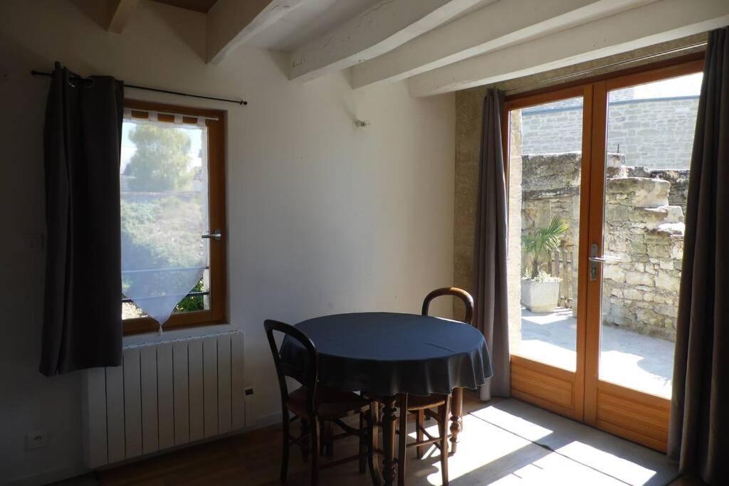 Maisonnette Climatisee Avec Parking Prive Doue-en-Anjou Buitenkant foto