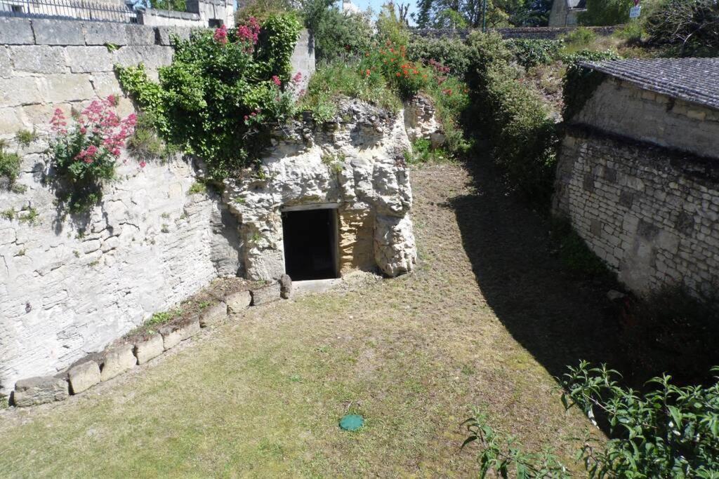 Maisonnette Climatisee Avec Parking Prive Doue-en-Anjou Buitenkant foto